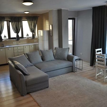 Sleep & Fly Apartment Otopeni Esterno foto