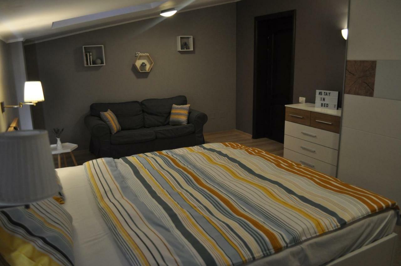Sleep & Fly Apartment Otopeni Esterno foto