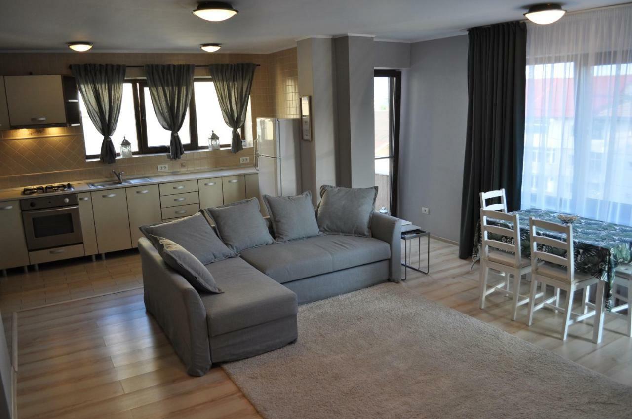 Sleep & Fly Apartment Otopeni Esterno foto