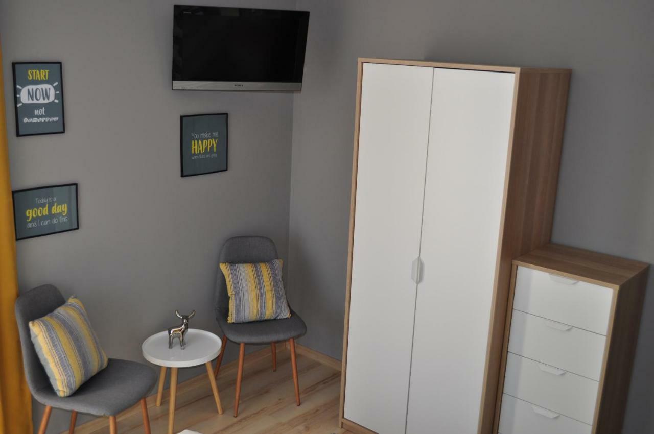 Sleep & Fly Apartment Otopeni Esterno foto