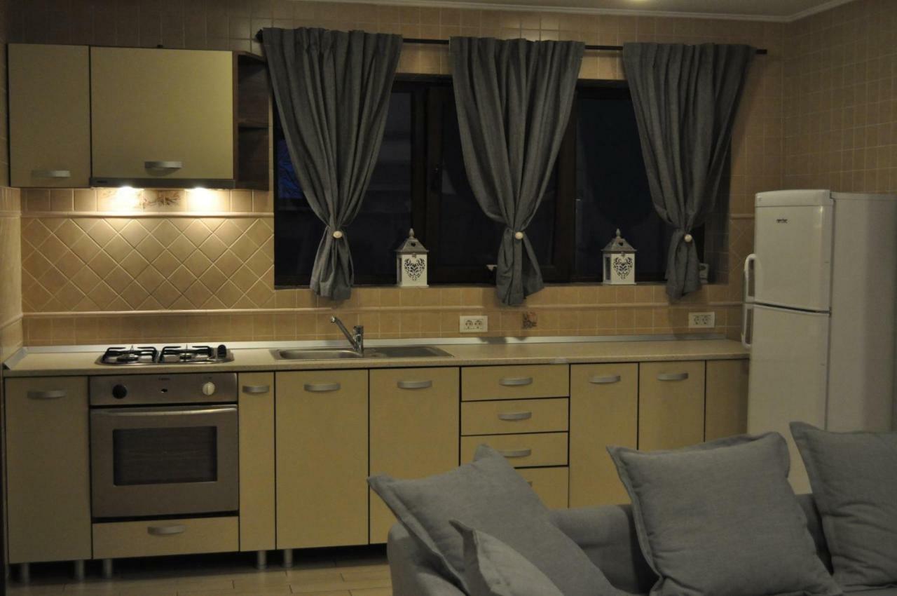 Sleep & Fly Apartment Otopeni Esterno foto
