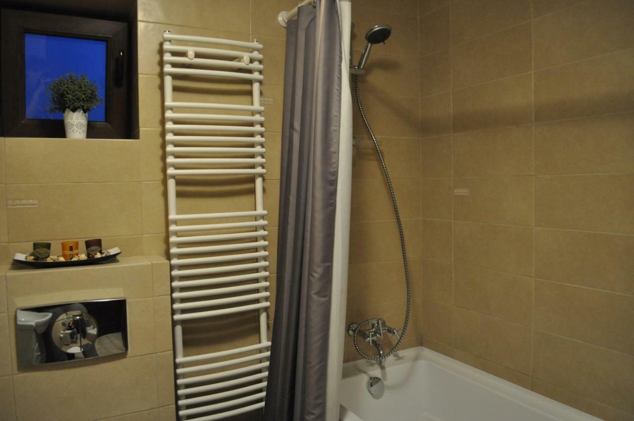 Sleep & Fly Apartment Otopeni Esterno foto